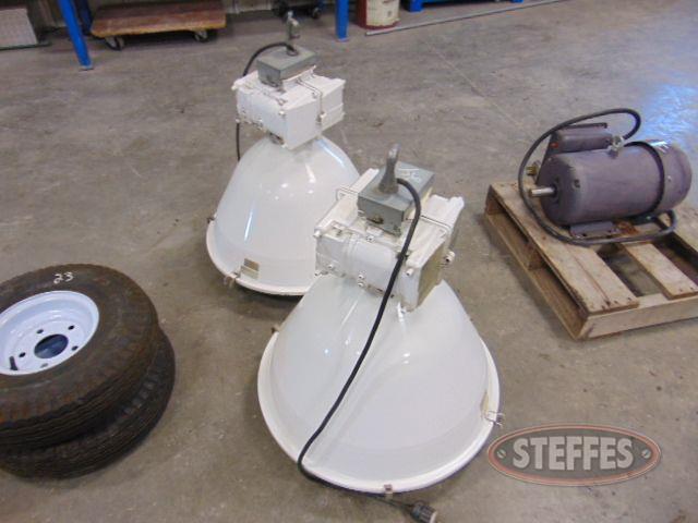 (2) 400 Watt shop lights,_1.jpg